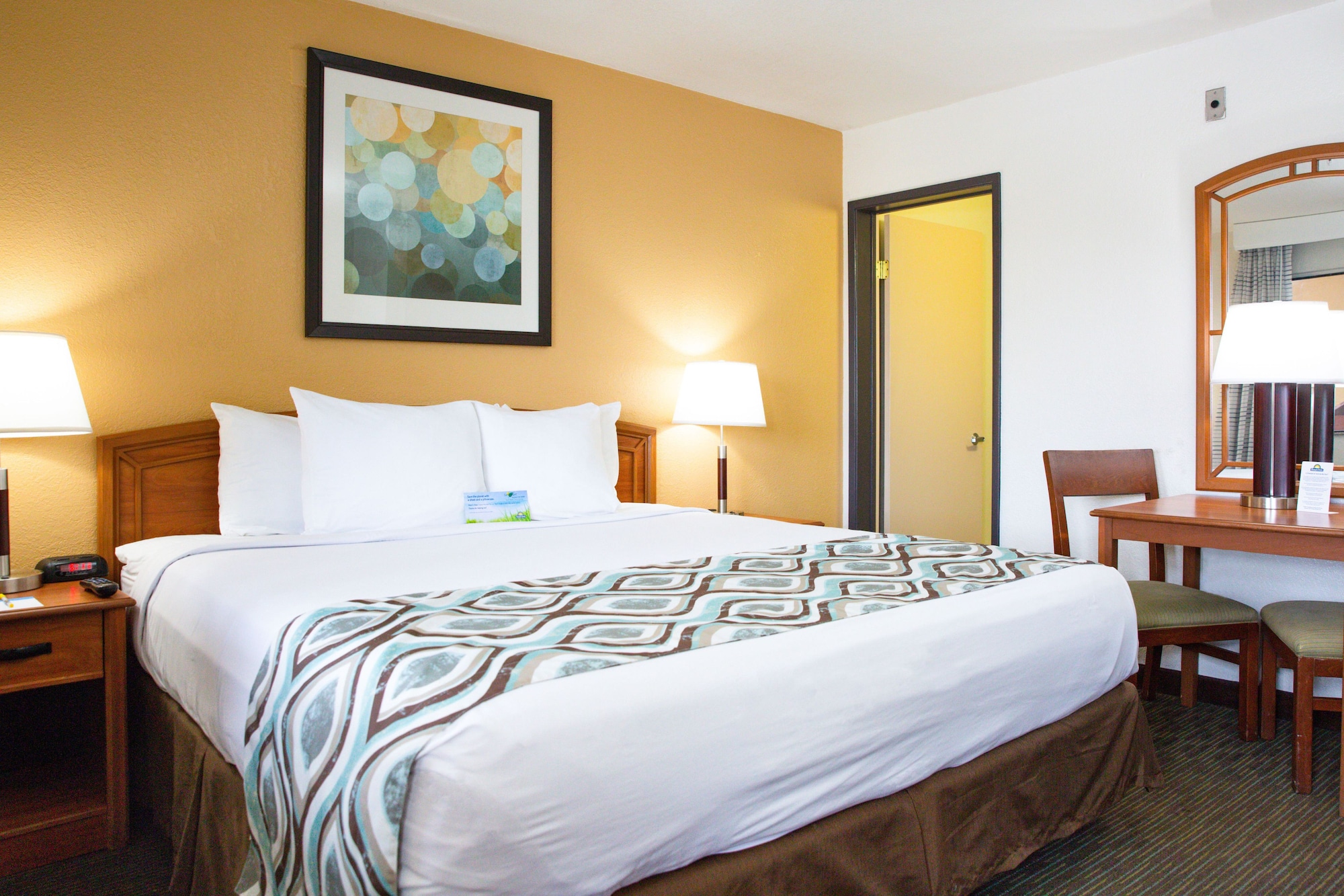 غرفة قياسية بسرير كوين، Days Inn By Wyndham Encinitas Moonlight Beach 2/7