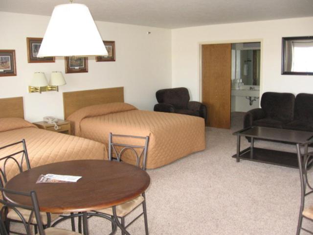 Little Bear Motel 24/43
