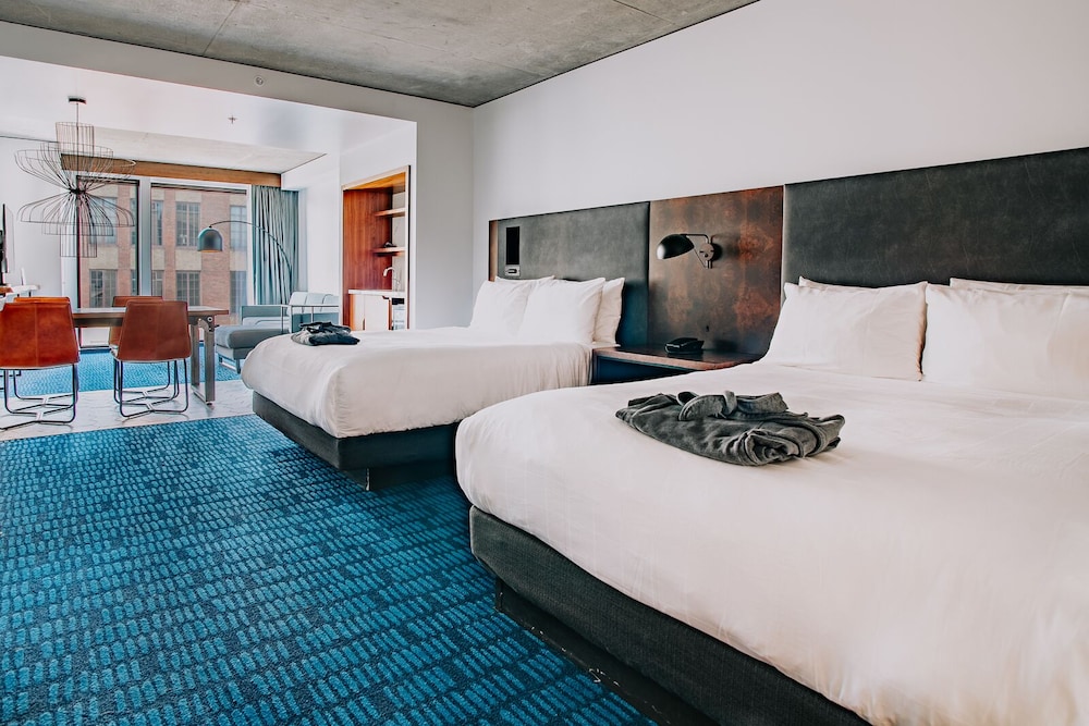 The Maven Hotel At Dairy Block 24/83