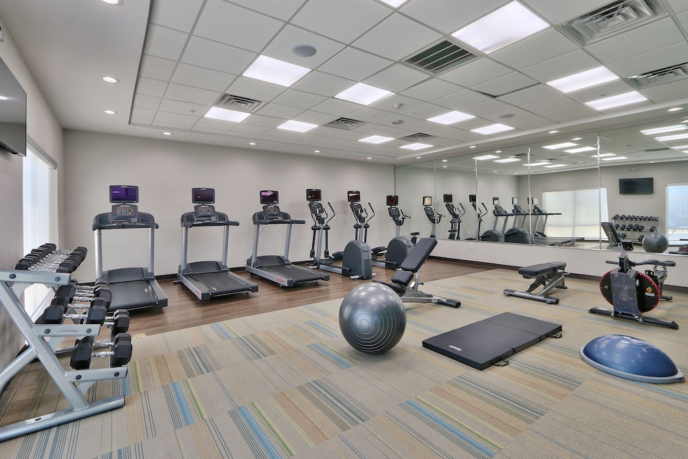 Holiday Inn Express & Suites Houston East - Beltway 8 32/53