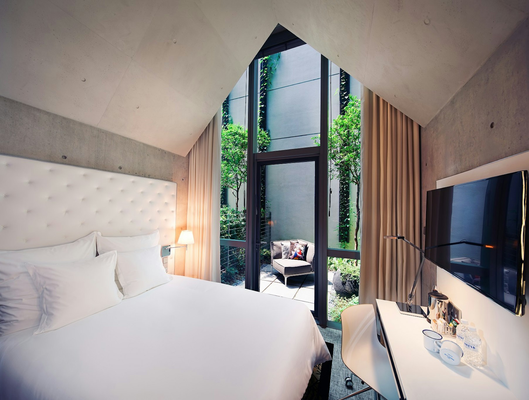 M Social Singapore 21/81