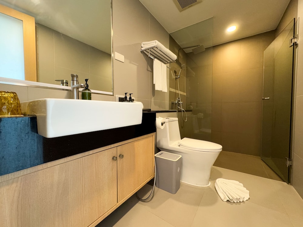 جناح بسرير كينج بإطلالة على المدينة بغرفة نوم واحدة، Clarian Hotel Beach Patong 9/10