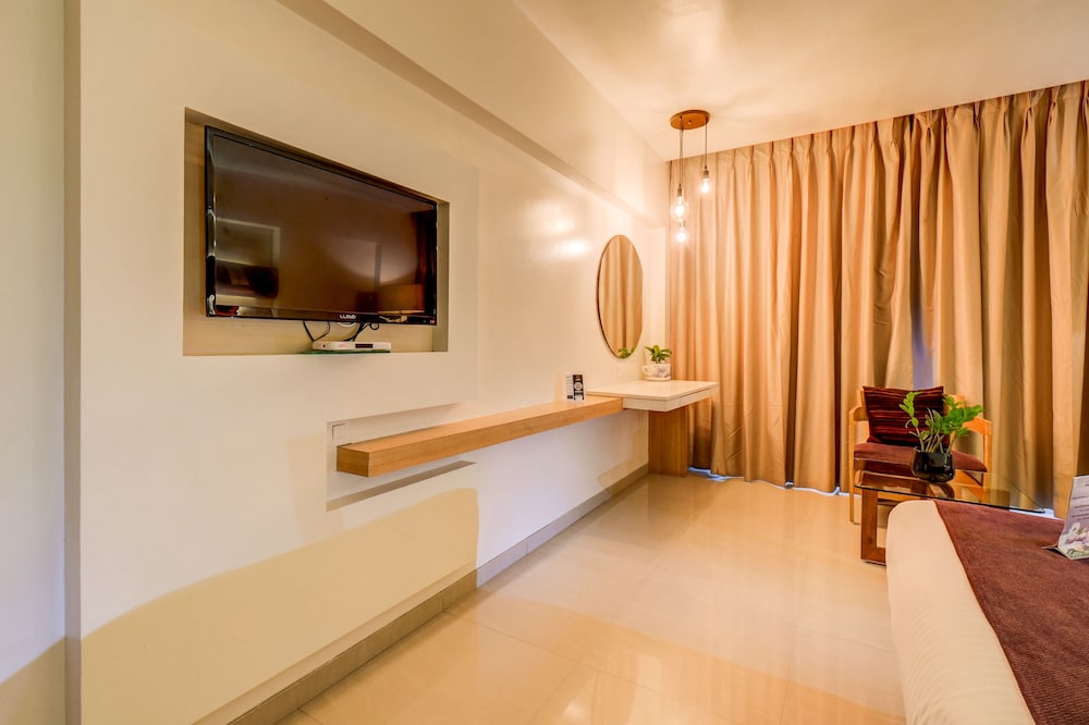 The Ssk Solitaire Hotel & Banquets 25/50
