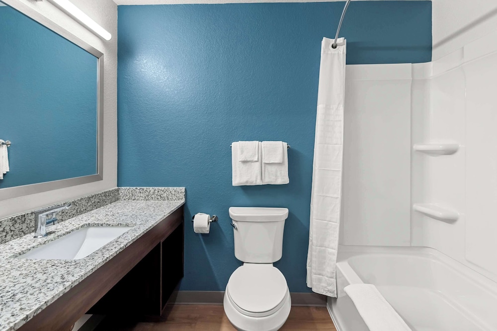 WoodSpring Suites Waco South 25/28