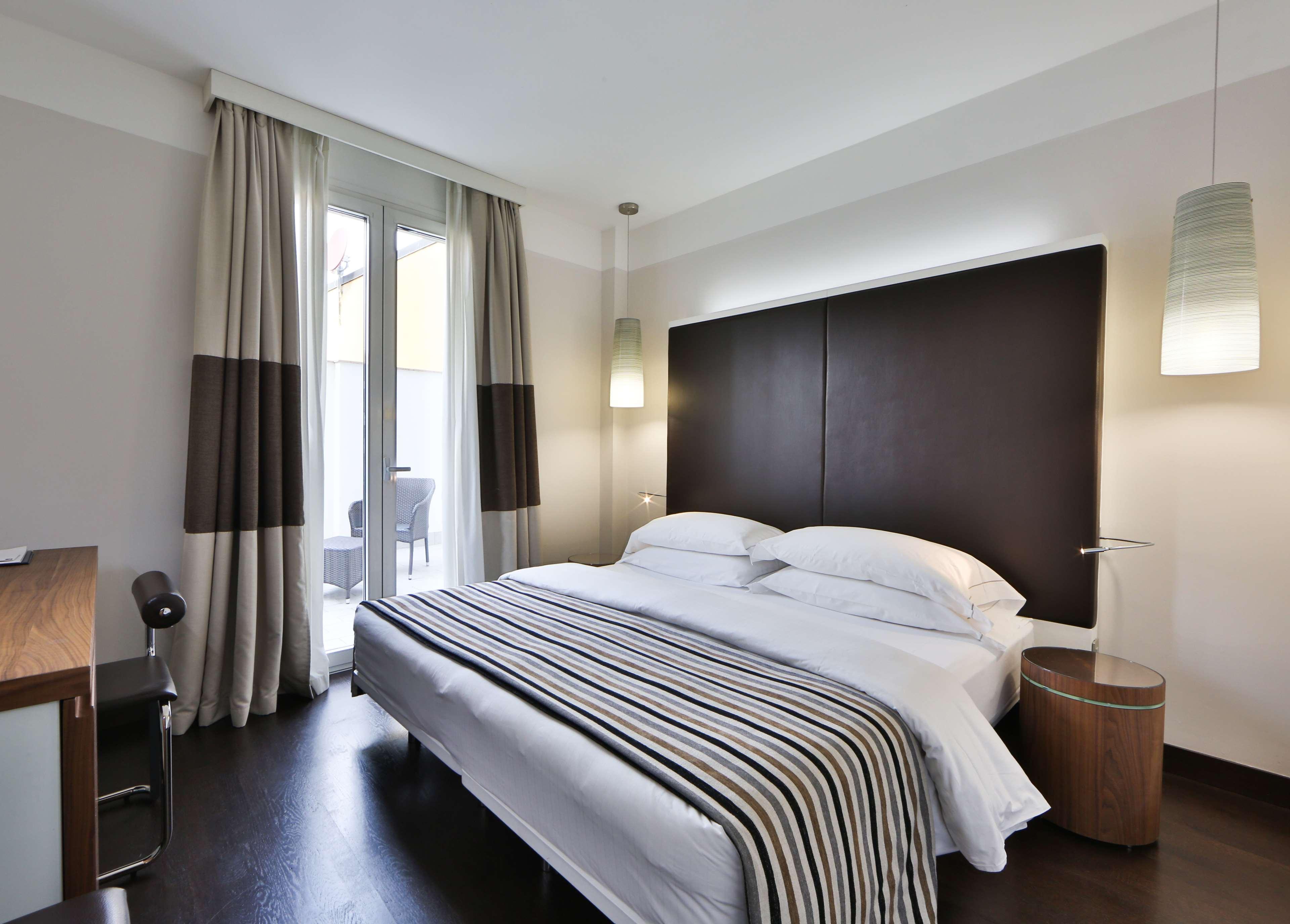 Room, King Bed