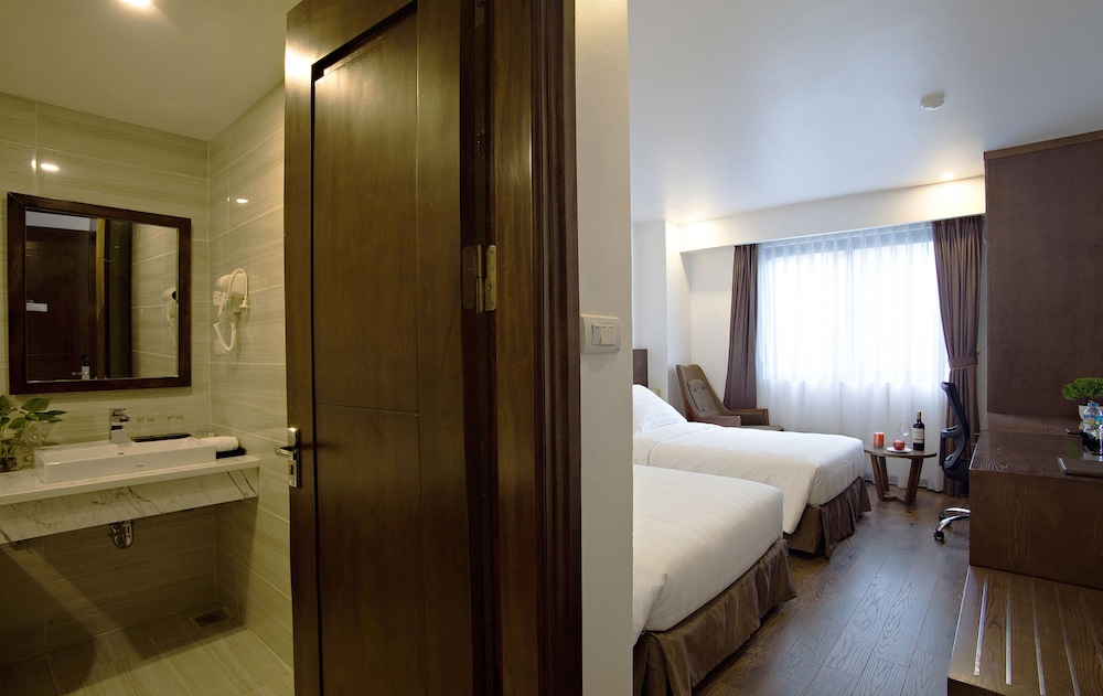 Inearth Hotel Hanoi (Ex. Poonsa Hanoi Hotel) 41/66