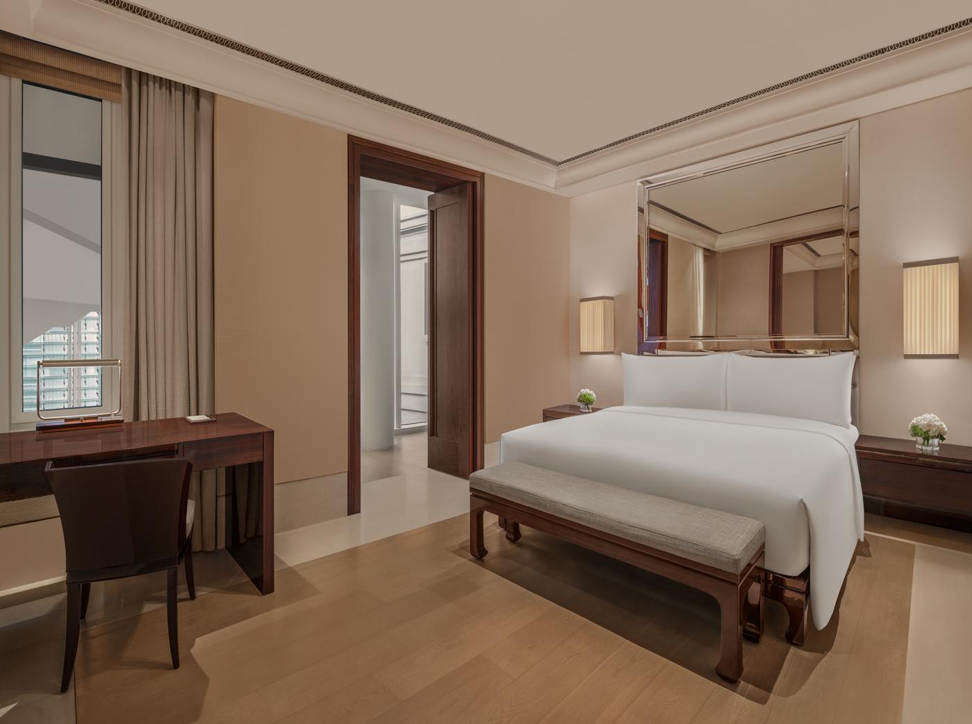 Capitol, Suite