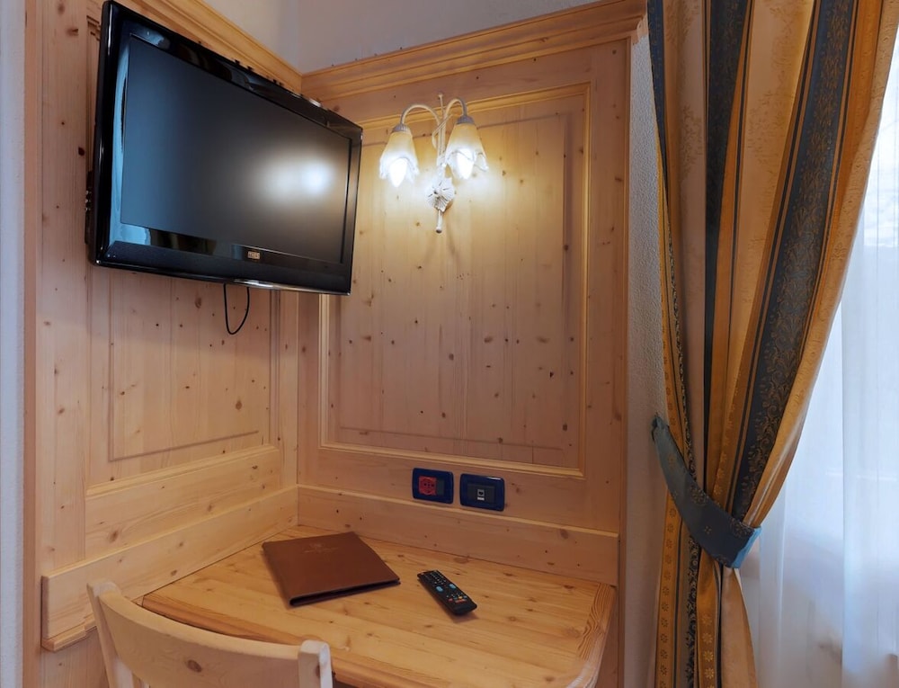 Hotel Madonna Delle Nevi 25/50