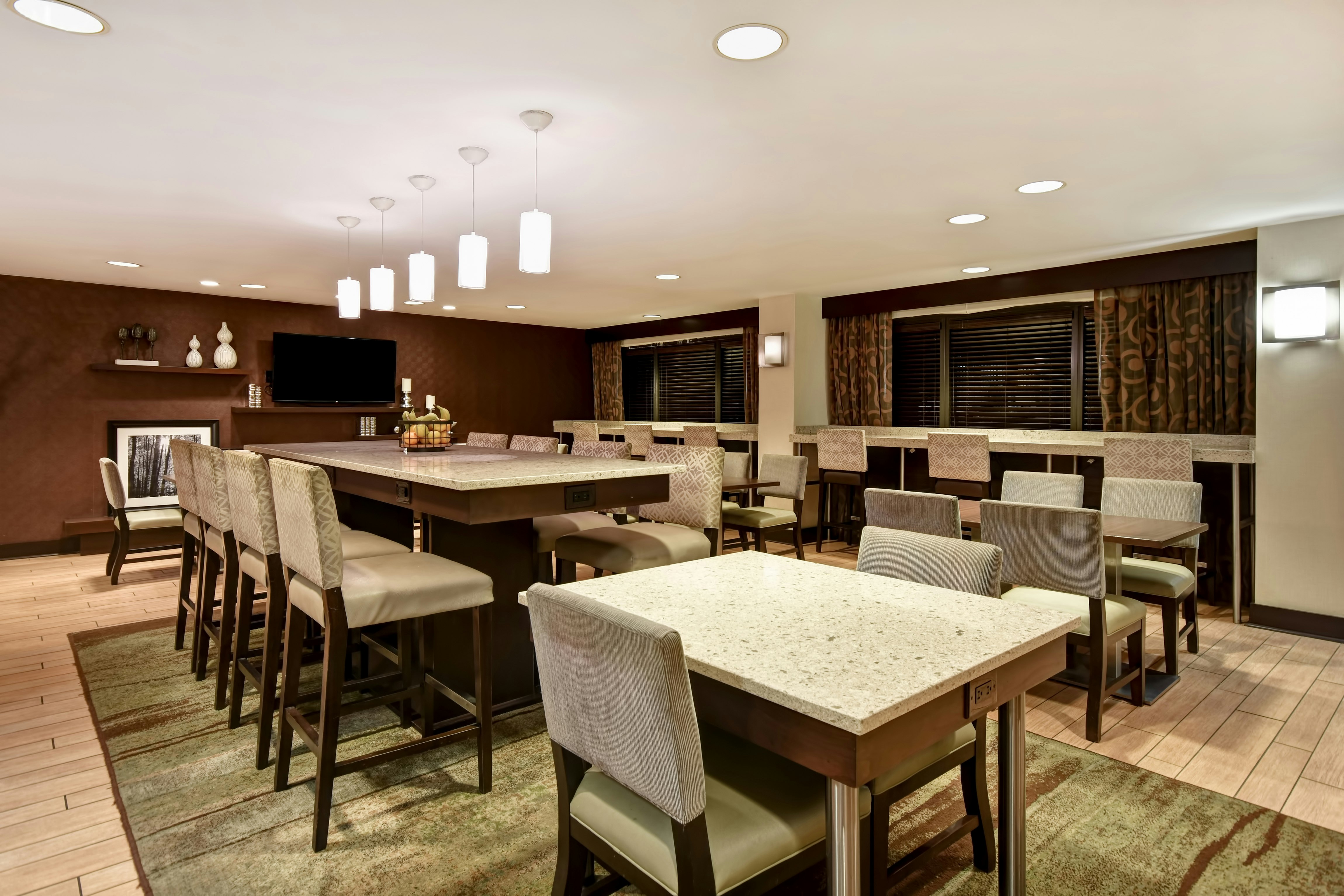 Hampton Inn Atlanta-Mall Of Georgia 34/50