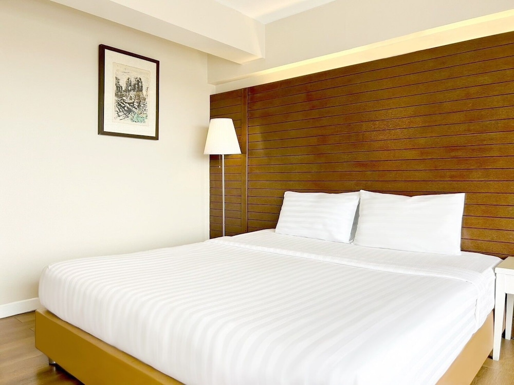 Ayothaya Riverside Hotel 17/51