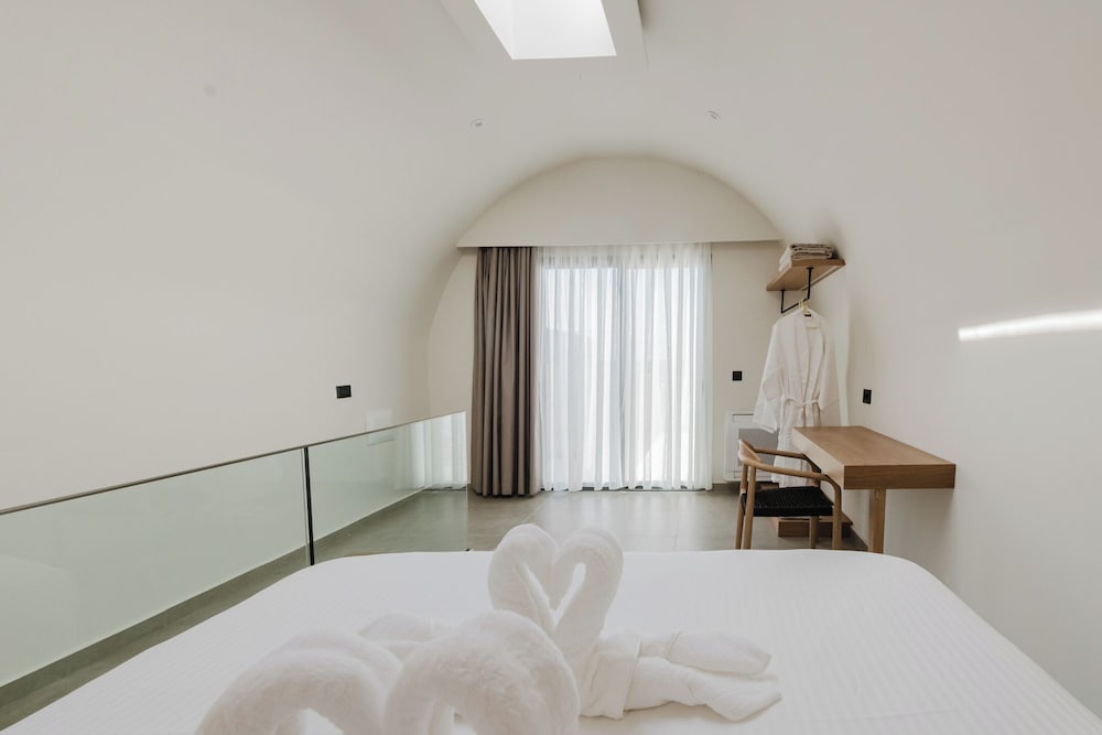 Zen, Suite, Queen Bed, Sea View, Two Story, Sofa, Private Pool، Evexia Boutique Hotel & Spa - Adults Only 4/10