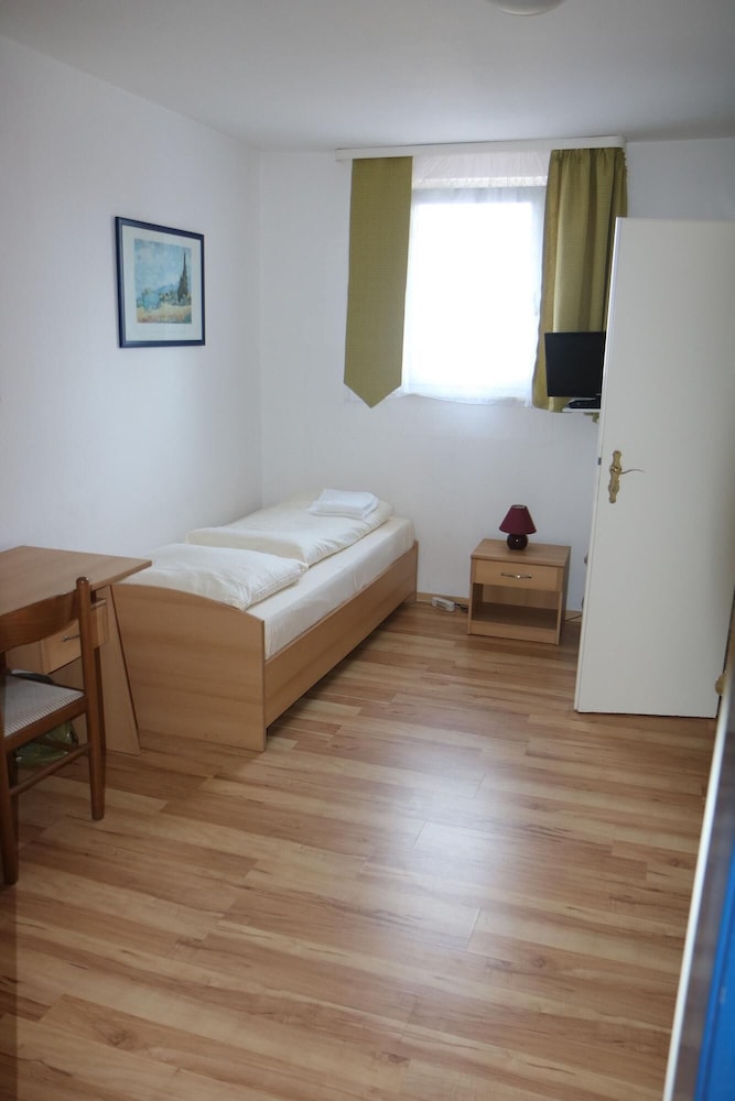 Hotel Apex، Hemmingen 4/50