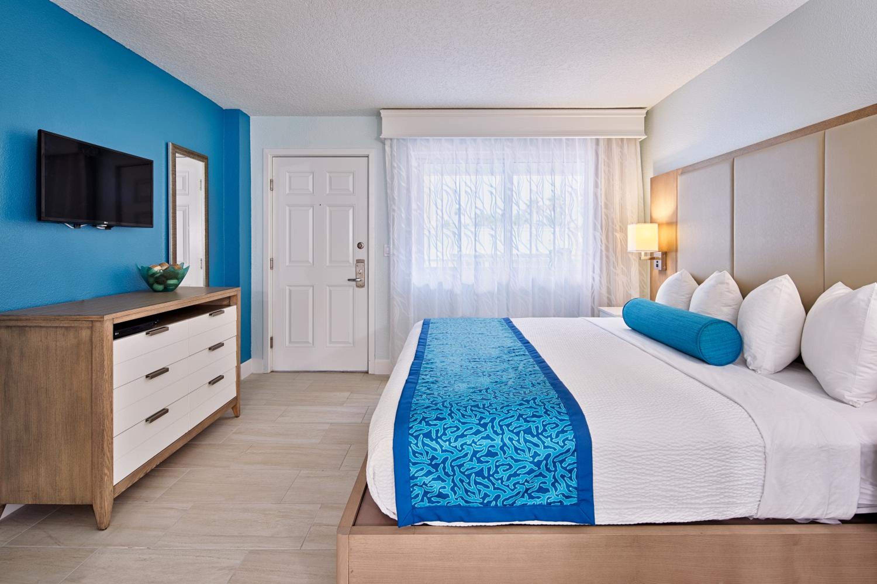 1 Bedroom, Condo, Street View