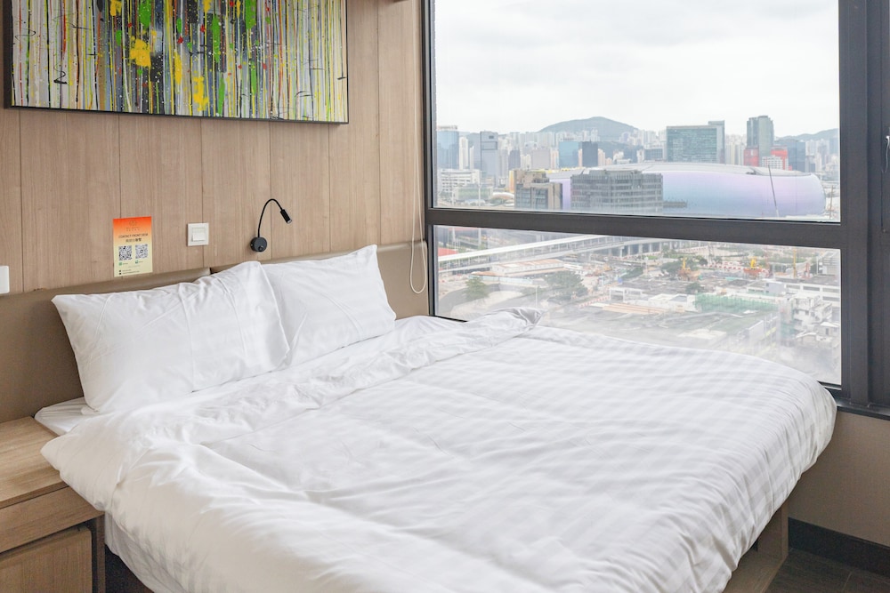 MIJ (Kai Tak) Hotel 38/64