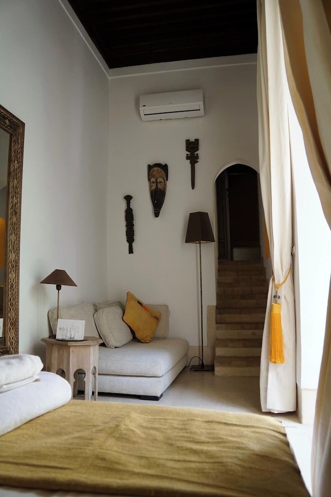 RIAD TZARRA 19/49