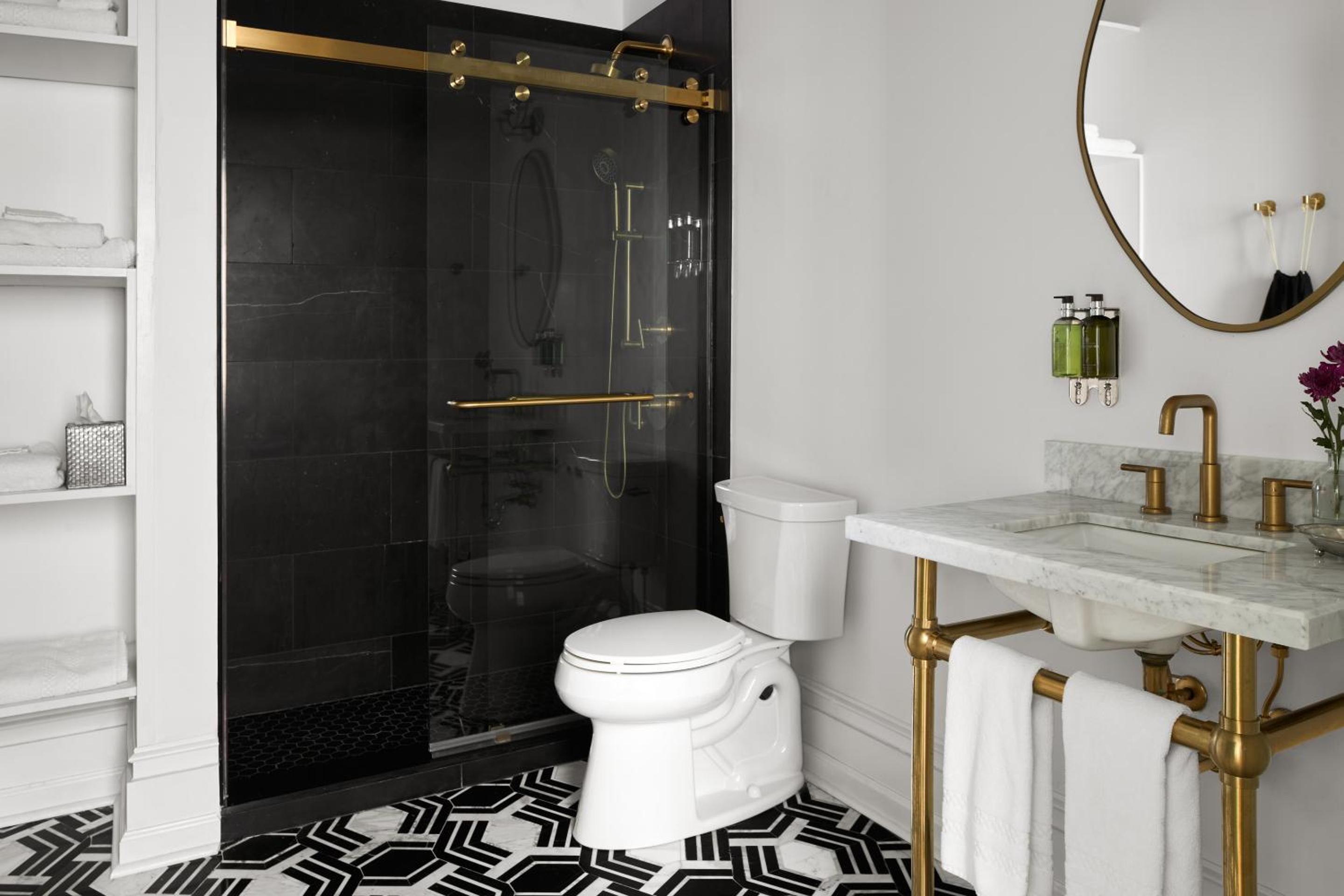 شقة كلاسيكية، Rittenhouse 1715 7/10