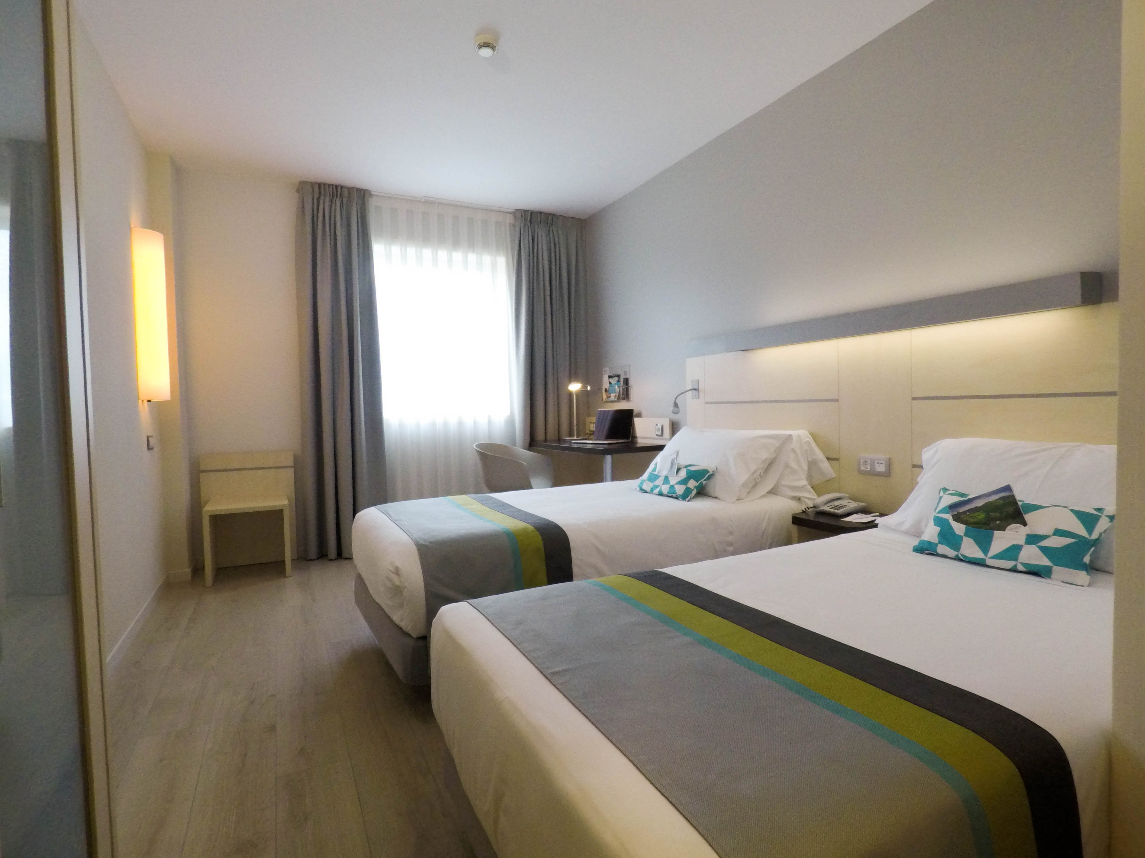 Room, Single, 2 Beds
