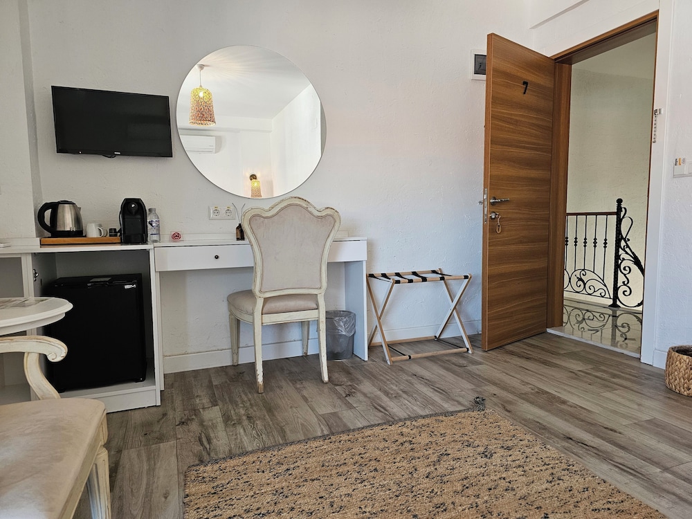 Kugu Urla Otel 6/50