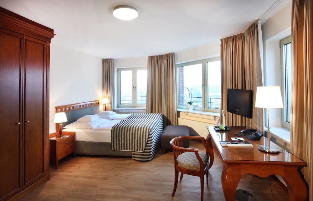 Lindner Hotel Frankfurt Main Plaza, Part of Jdv by Hyatt 12/67