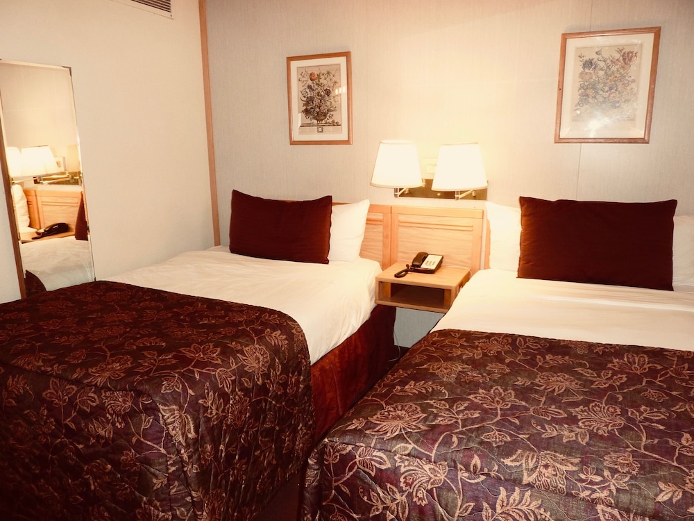O Haire Motor Inn 11/30