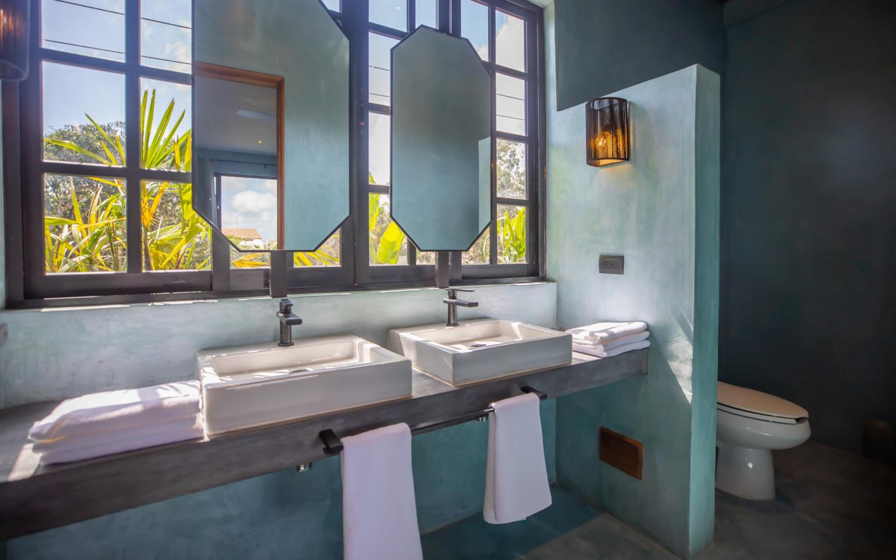 غرفة بسريرين منفصلين بشرفة، Turquoise Tulum Hotel 4/5