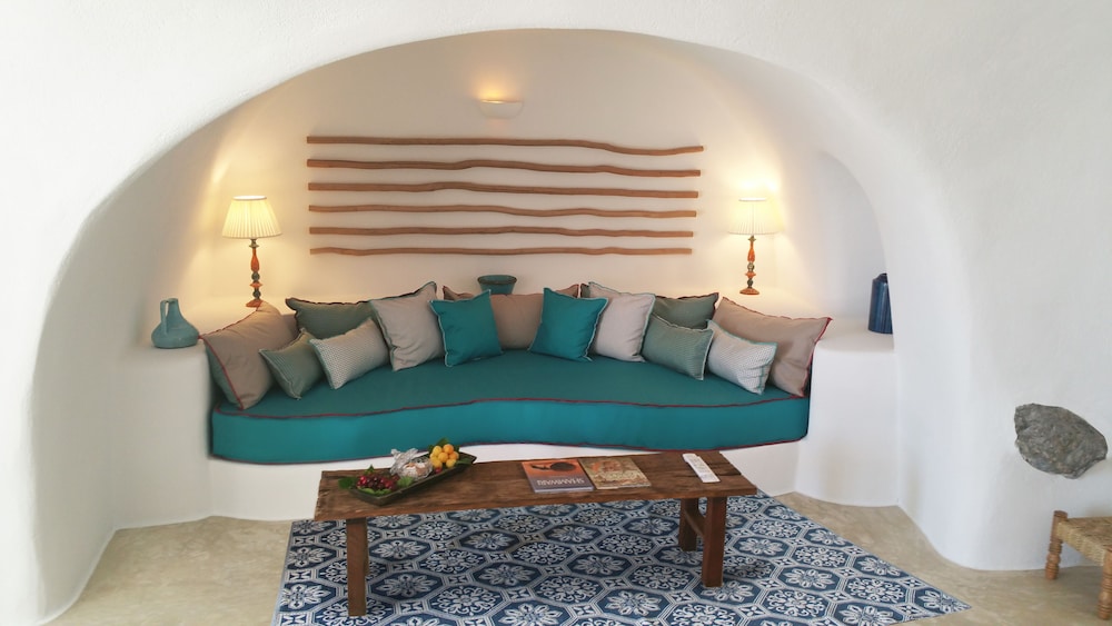 Iconic Santorini 38/73