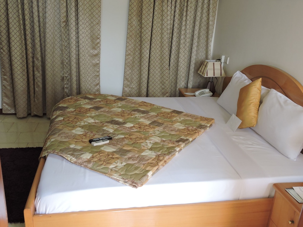 All Seasons Hotel 23/39