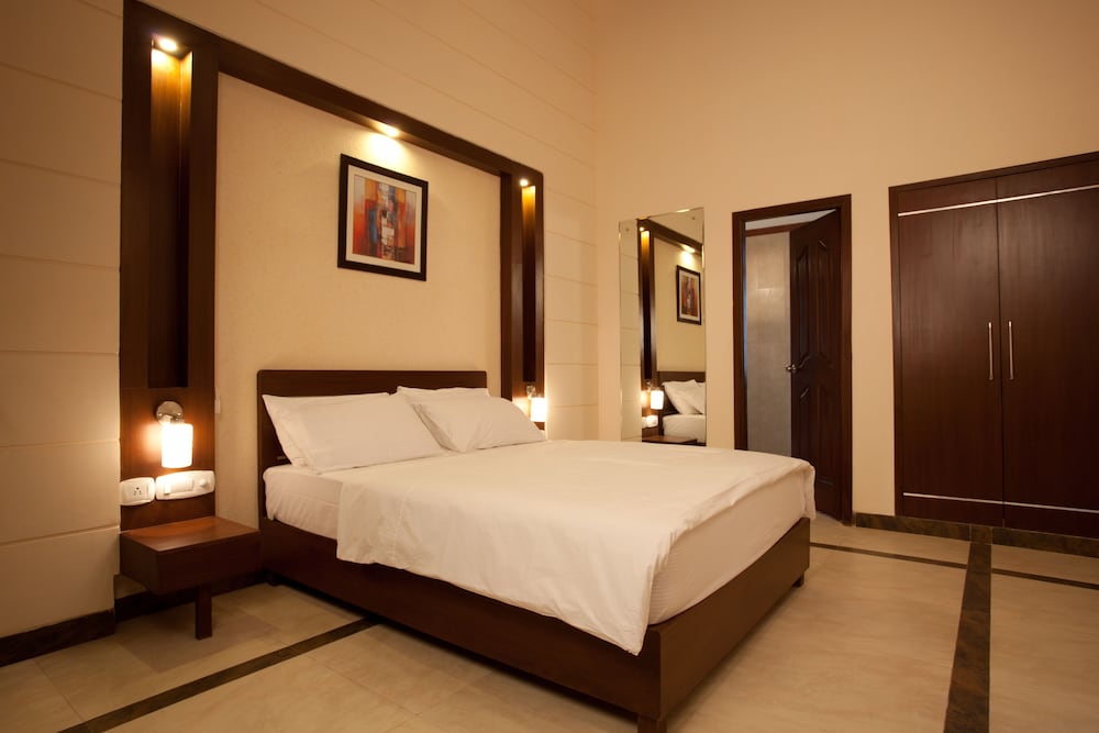 Shri Radha Brij Vasundhara Resort & Spa - Goverdhan 12/30