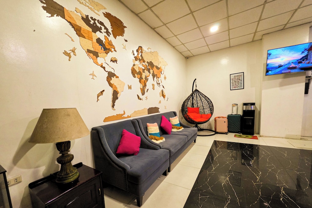 Golden Gate Suites 48/65