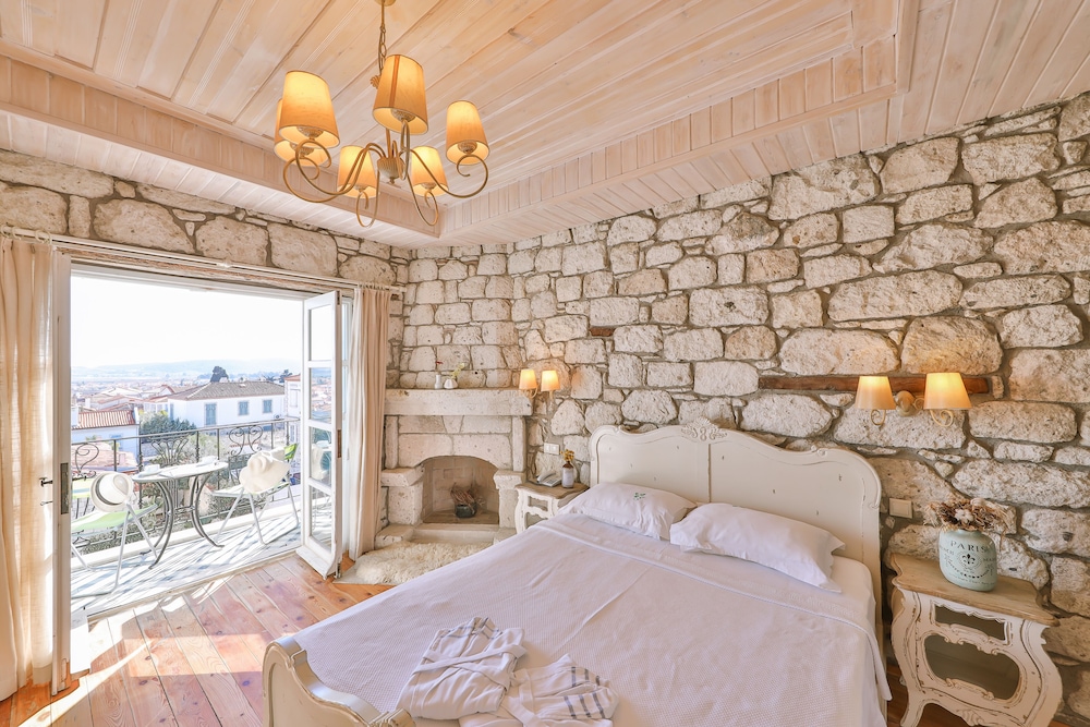Imren Han Otel Alacati 24/47