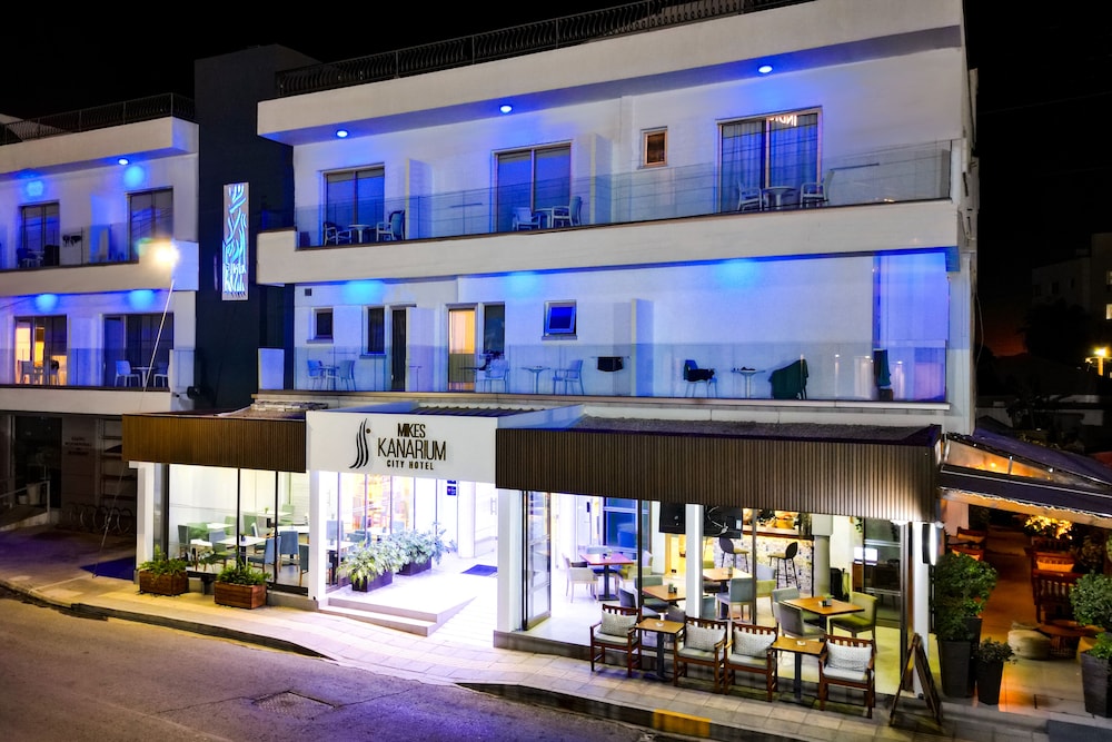 Mikes Kanarium City Hotel in LARNACA
