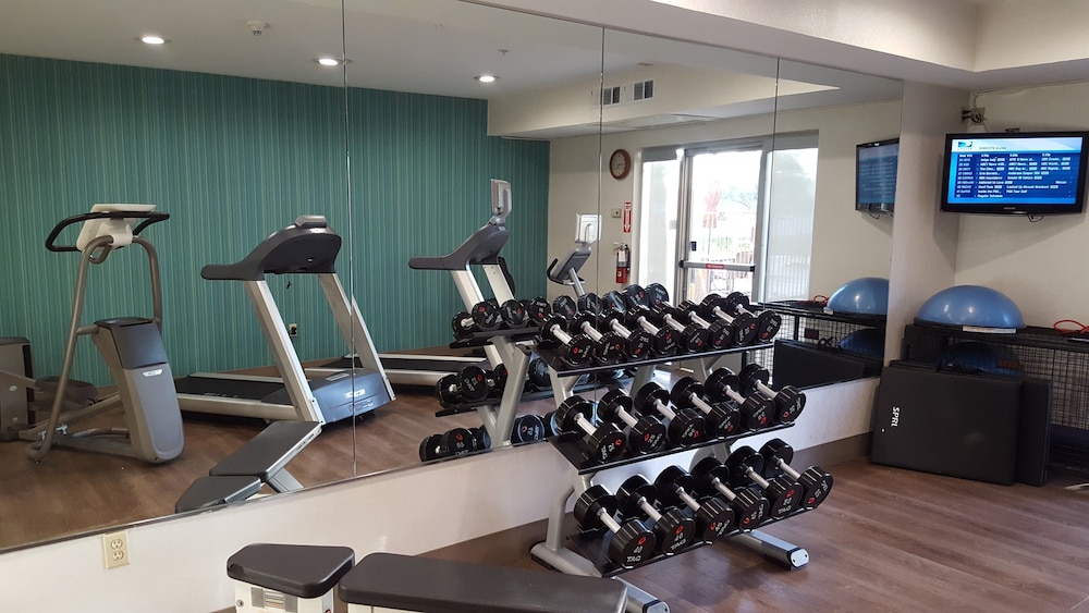 Holiday Inn Express Hotel And Suites Fremont Milpitas Central 33/69