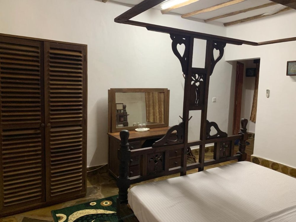 Villa Ameera 4/16