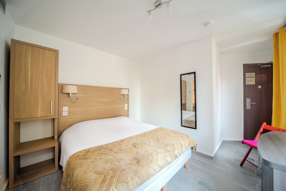 HOTEL CRIMEE 16/42