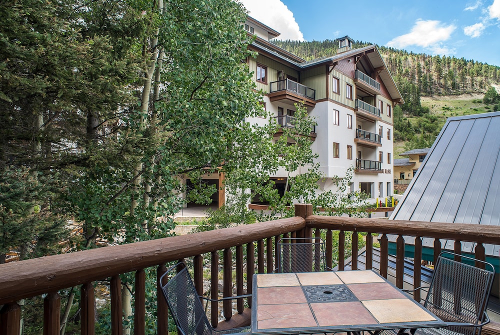 Alpine Village Suites 36/50