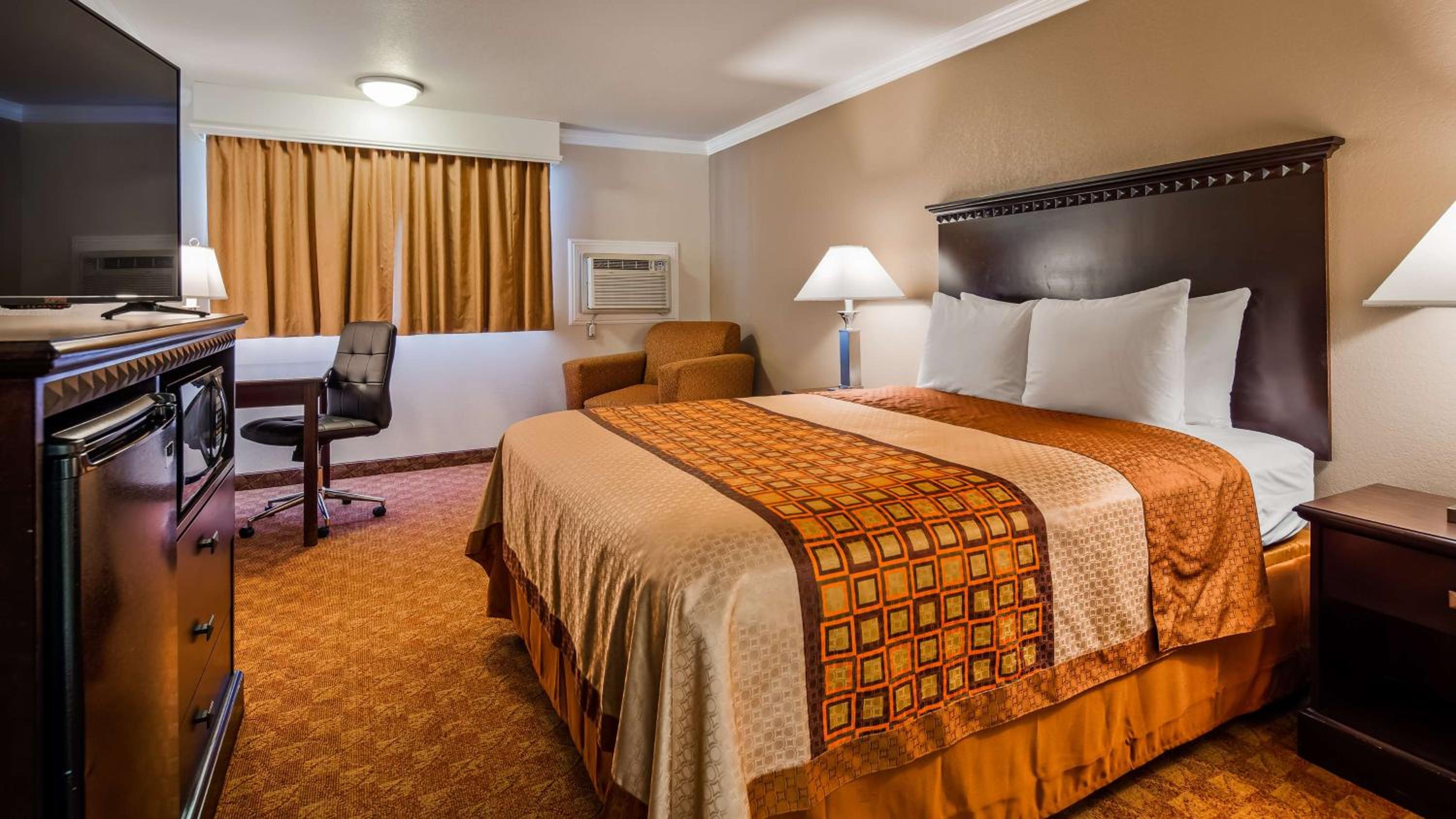 Room, Queen Bed, Accessible