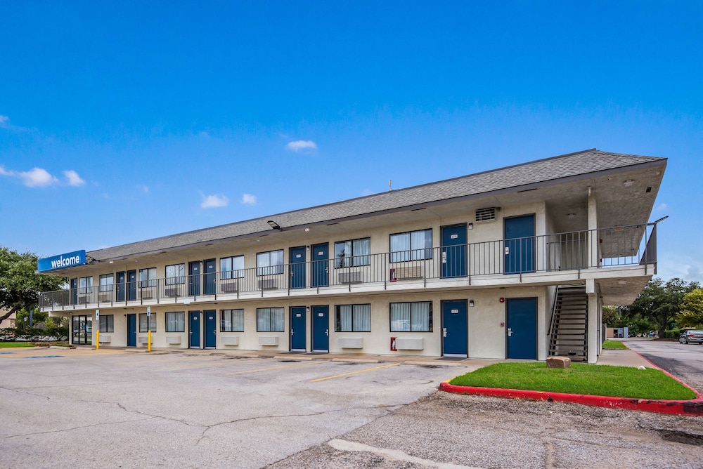 Motel6 College Station, TX - Bryan photo3