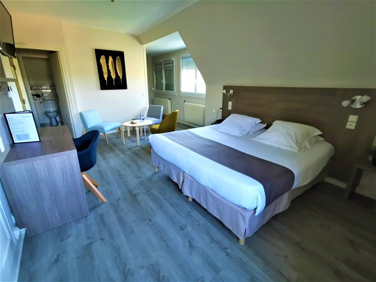 غرفة عائلية رباعية، Logis Hotel le Relais de la Poste Rest. le Fil du Temps 2/3