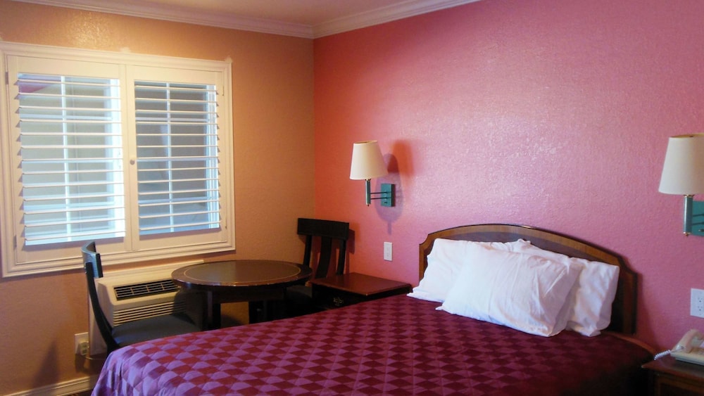 Americas Best Value Inn Seaside North 10/19