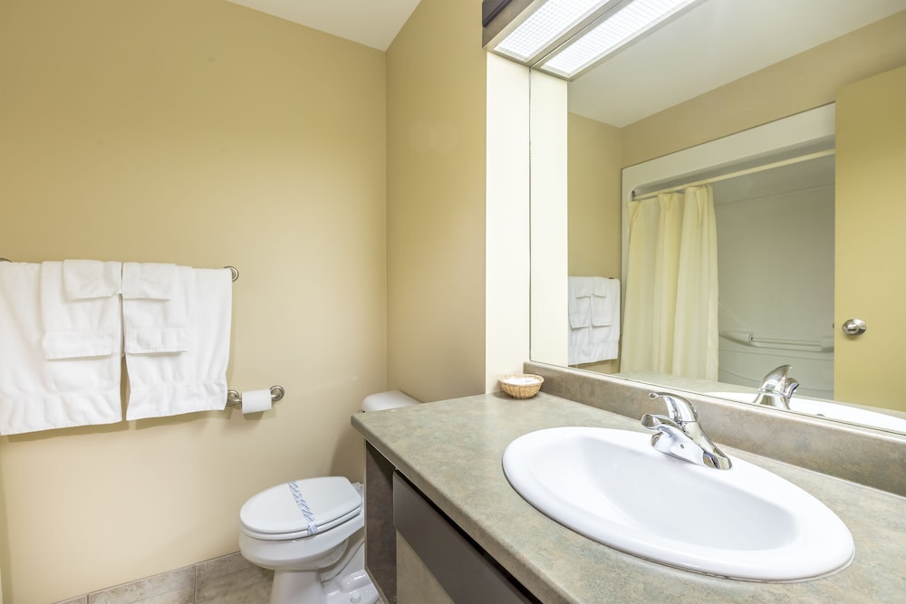 Hotel Baie Saint Paul 10/50