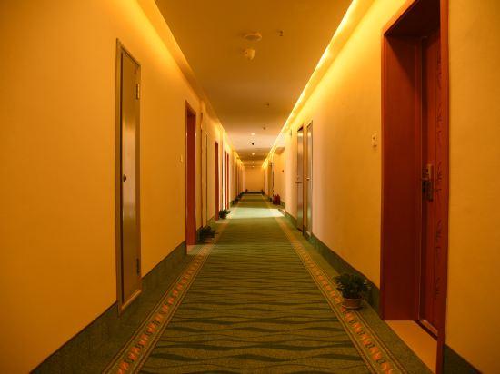 GreenTree Inn Baishan Linjiang Yalu River Express Hotel 16/23