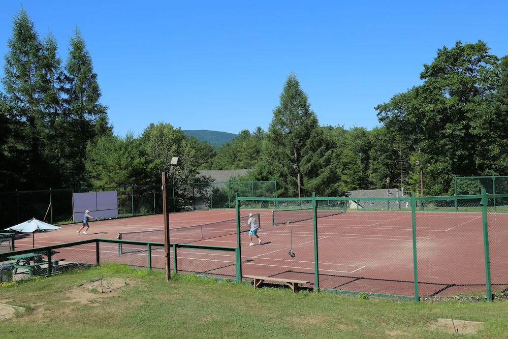 Cold Spring Resort 38/64