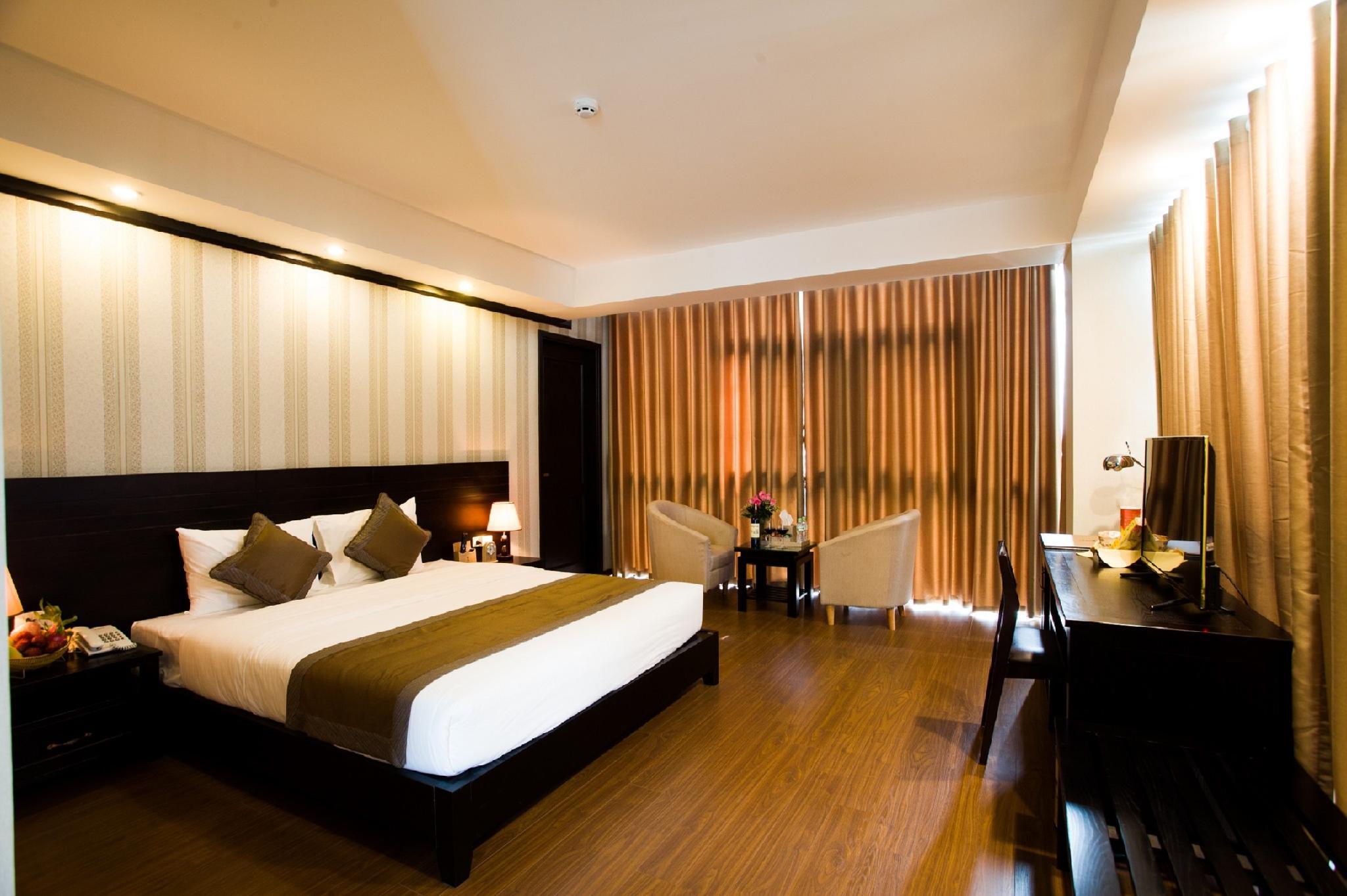 Connecting, King and Twin Beds