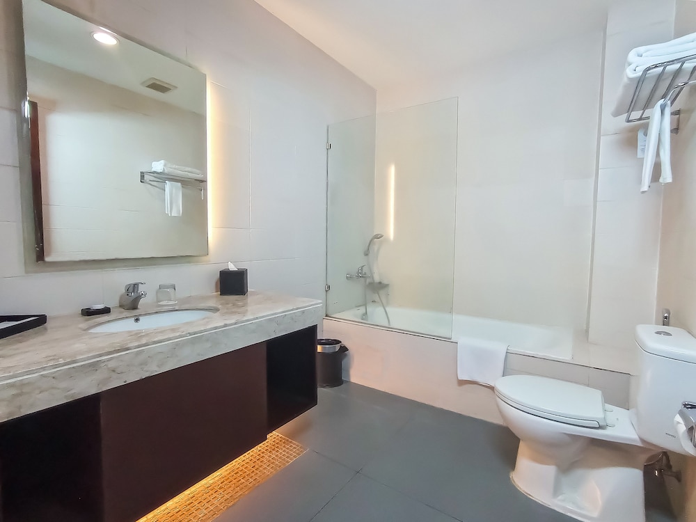 Swiss-Belhotel Ambon 9/69