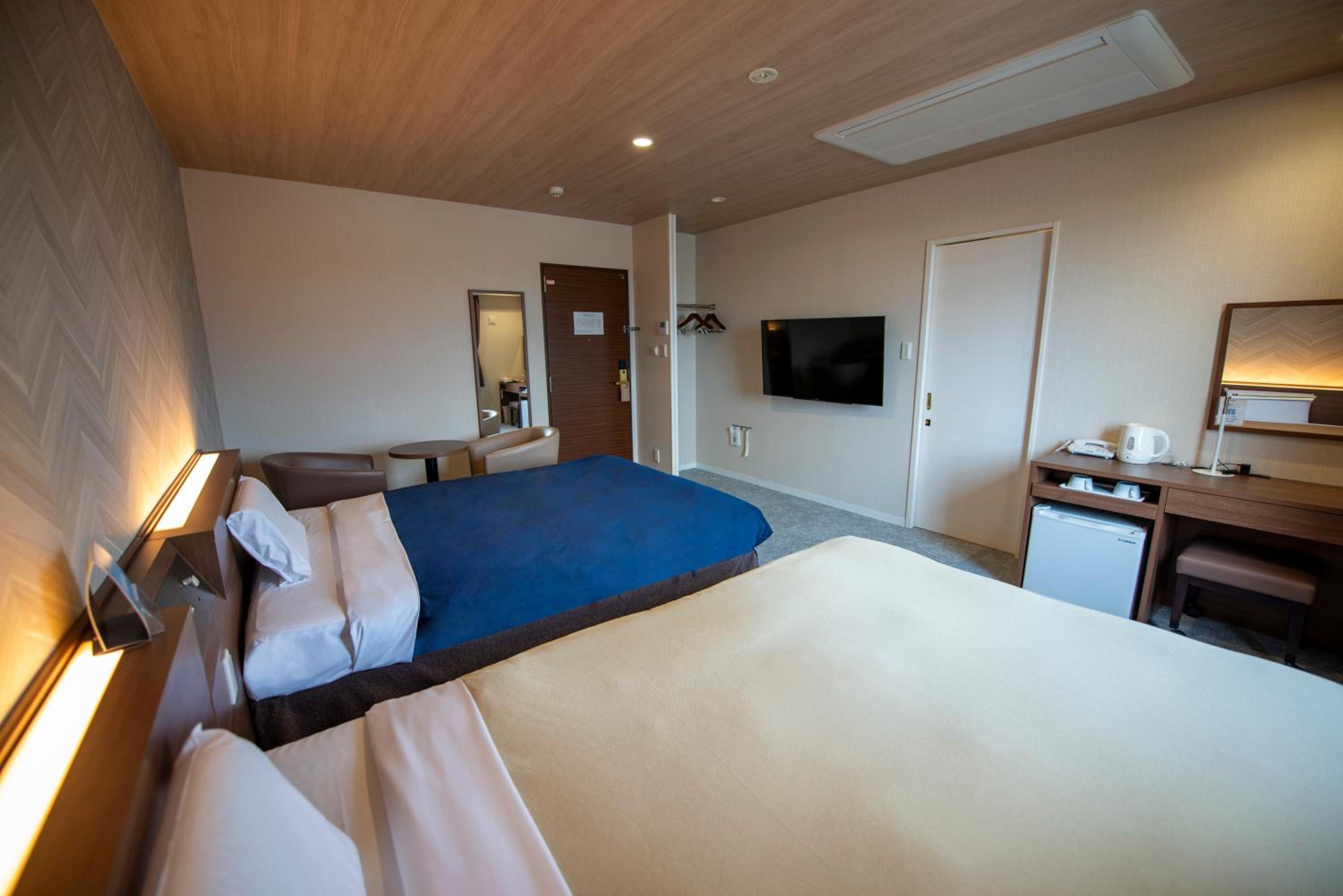 Renovated, Twin Beds, Electronic Cigarette Only