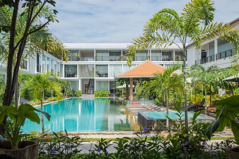 ANGKOR ELYSIUM SUITE 6/50