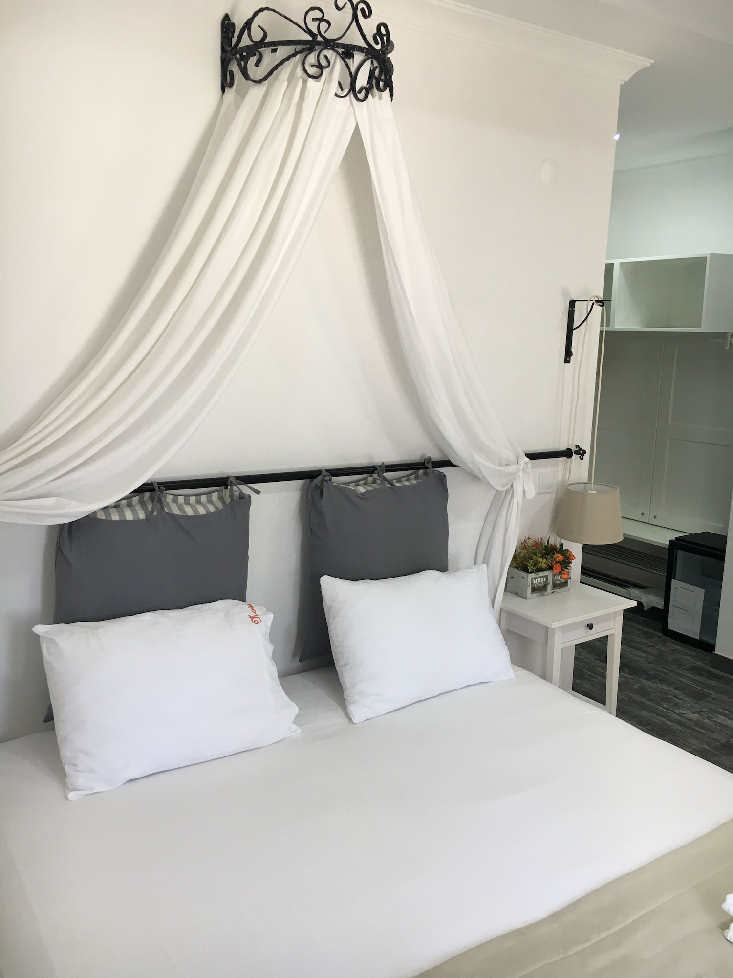1 BEDROOM, ELITE, QUADRUPLE, GARDEN VIEW