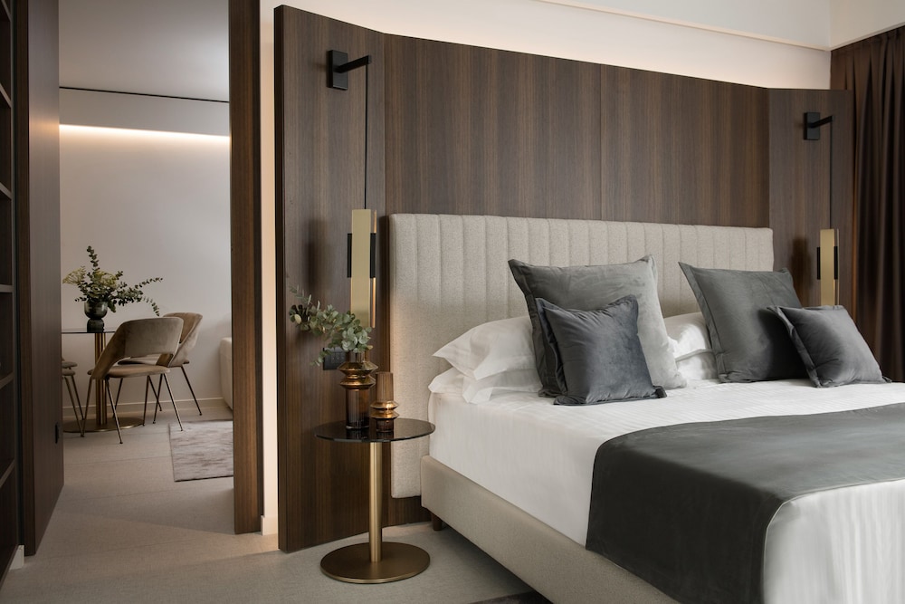 We Me Suite Hotel 10/46