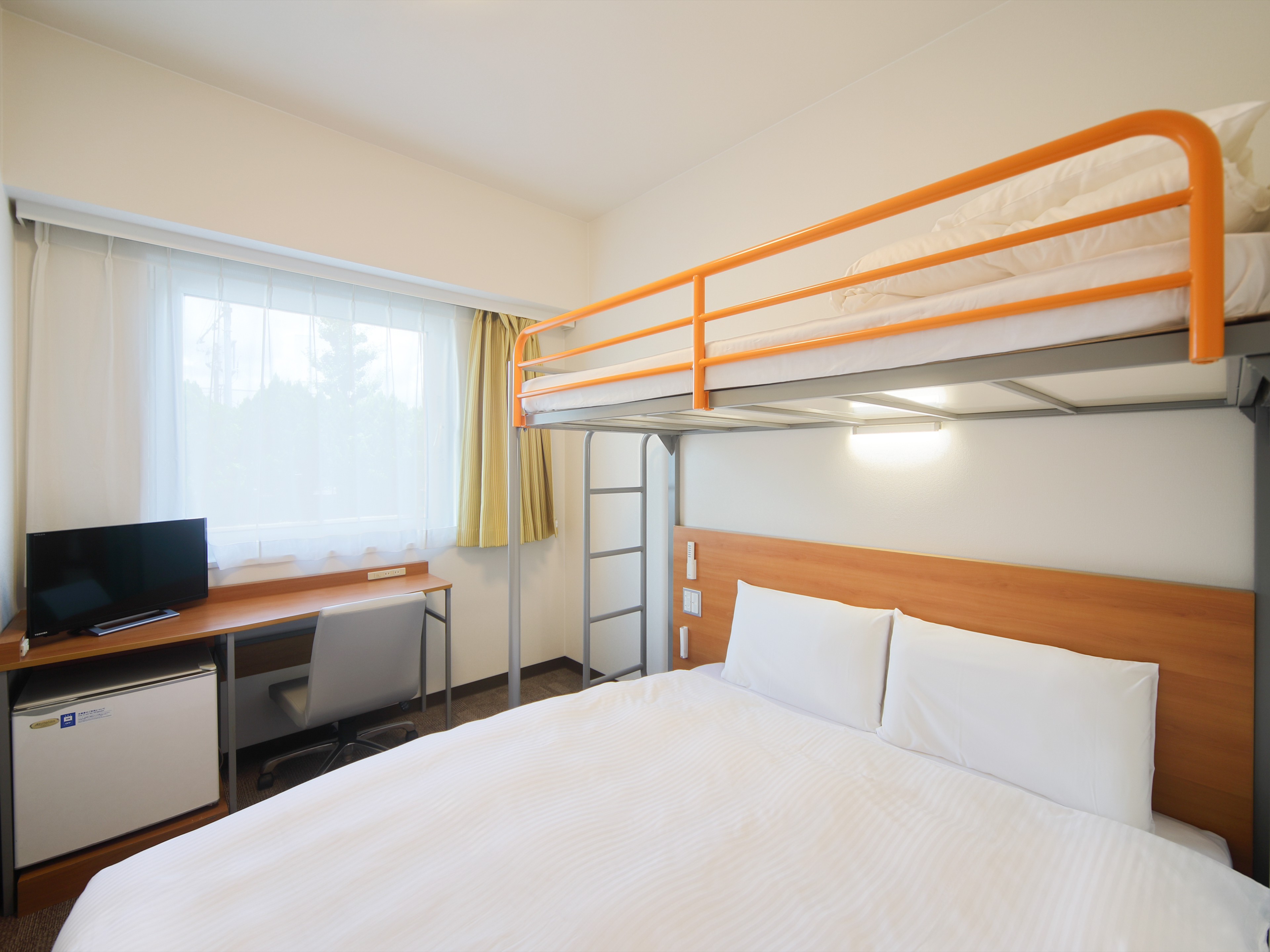 Room, Loft Bed