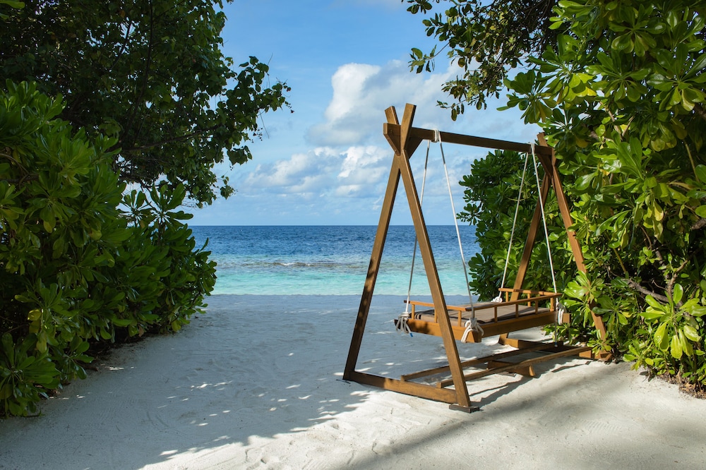 Dhawa Ihuru Maldives 57/69